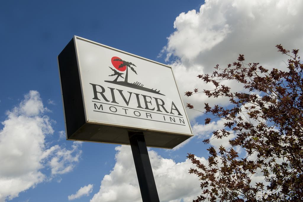 Riviera Motor Motel 3*